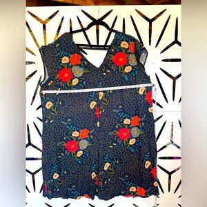 Floral V-Neck Sleeveless shift dress w/pockets